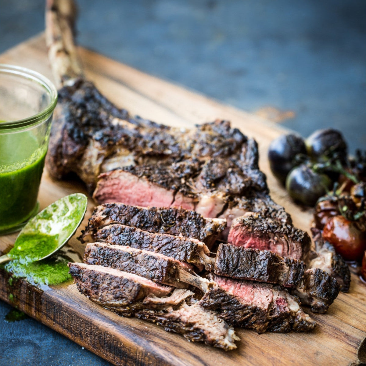 Wagyu_Tomahawk_standing_on_board_cut